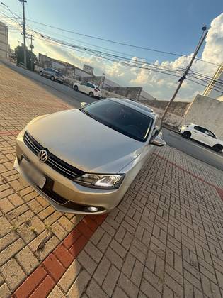 VOLKSWAGEN JETTA 2.0 TSI HIGHLINE 211CV GASOLINA 4P TIPTRONIC VOLKSWAGEN JETTA 2.0 TSI HIGHLINE 211CV GASOLINA 4P TIPTRONIC